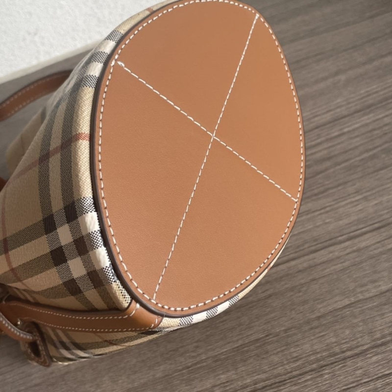 Bv*b*rry bucket bags